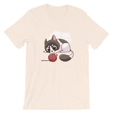 Cute Cat Playing with Yarn Ball / Premium Short-Sleeve Unisex T-Shirt