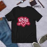 Kuss (Kiss) with Arrow Through Heart / Premium Short-Sleeve Unisex T-Shirt